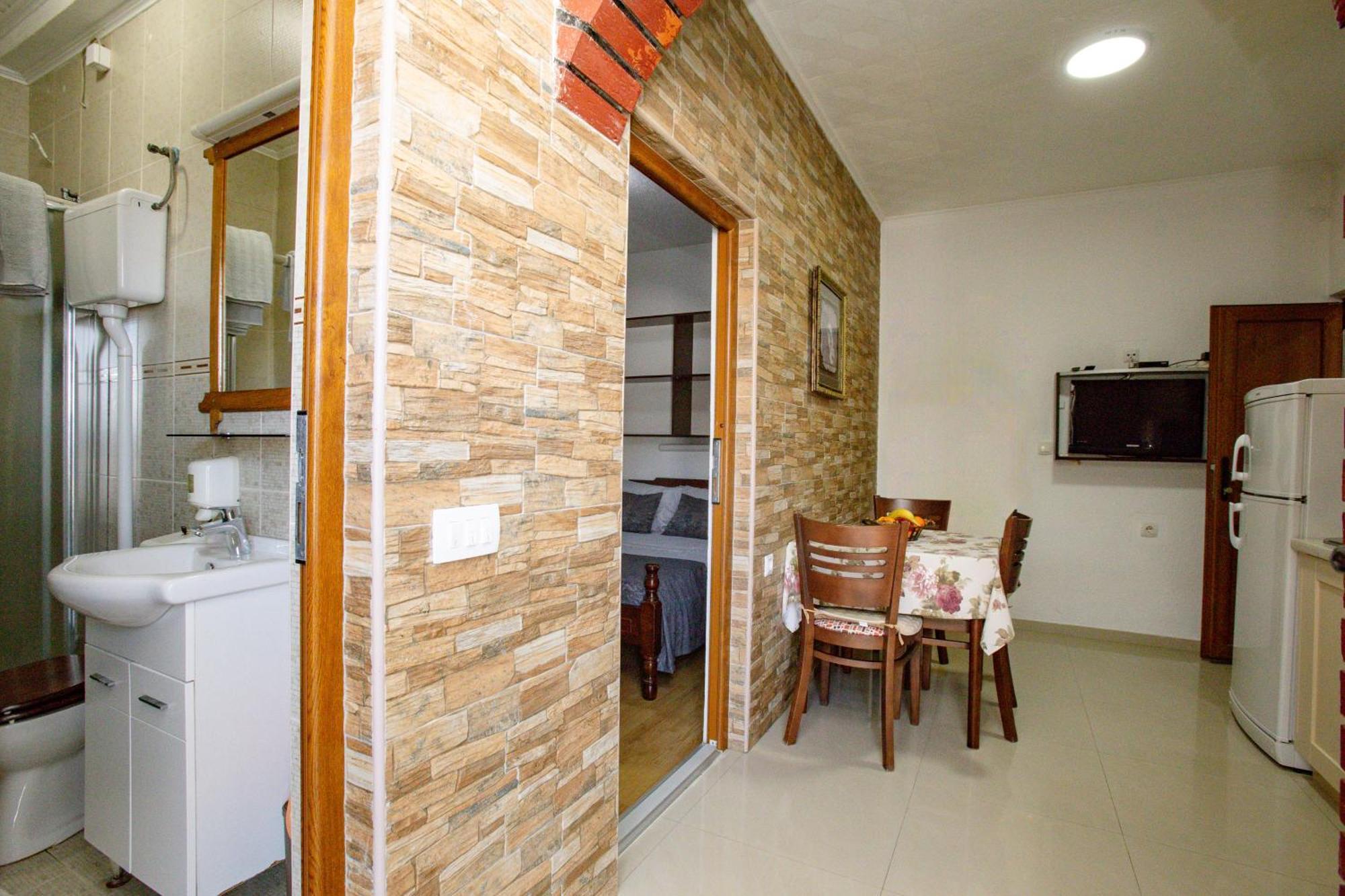Apartments Oliva Утєха Екстер'єр фото
