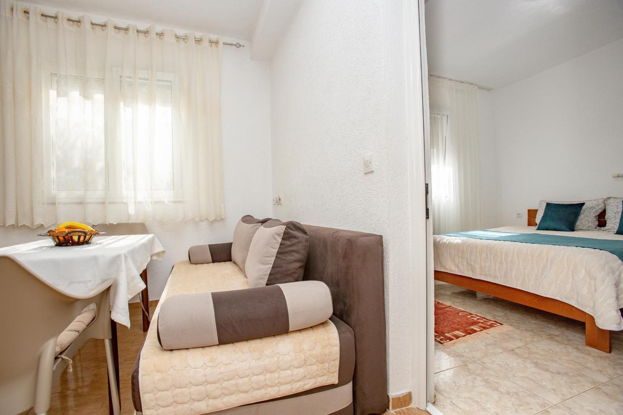 Apartments Oliva Утєха Екстер'єр фото
