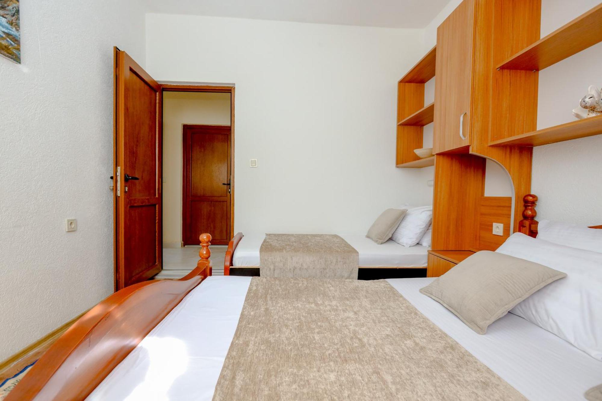 Apartments Oliva Утєха Екстер'єр фото