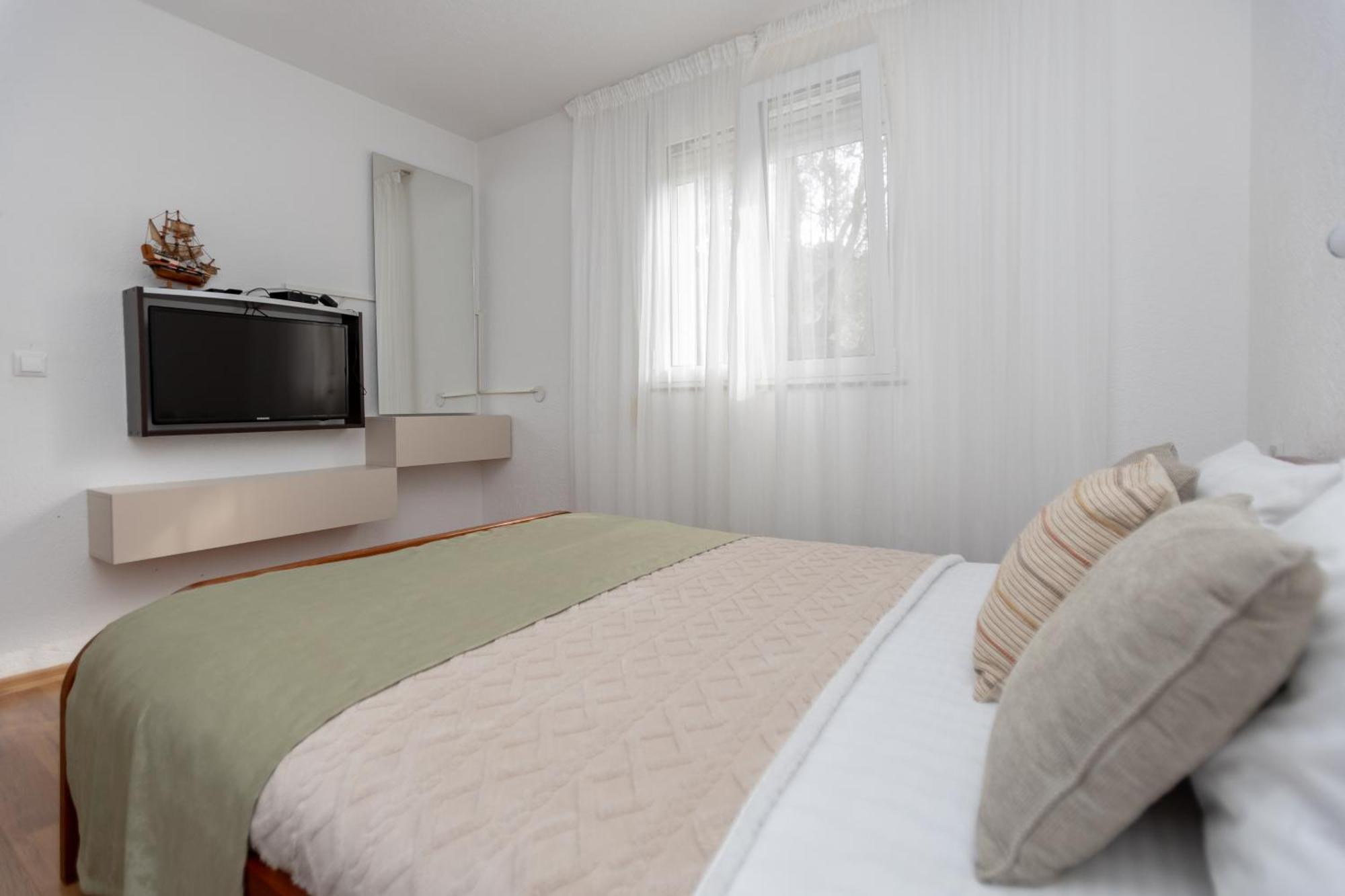 Apartments Oliva Утєха Екстер'єр фото